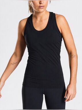 Athleta Momentum Tank Women’s Size M Black Racerback Athletic Workout Top